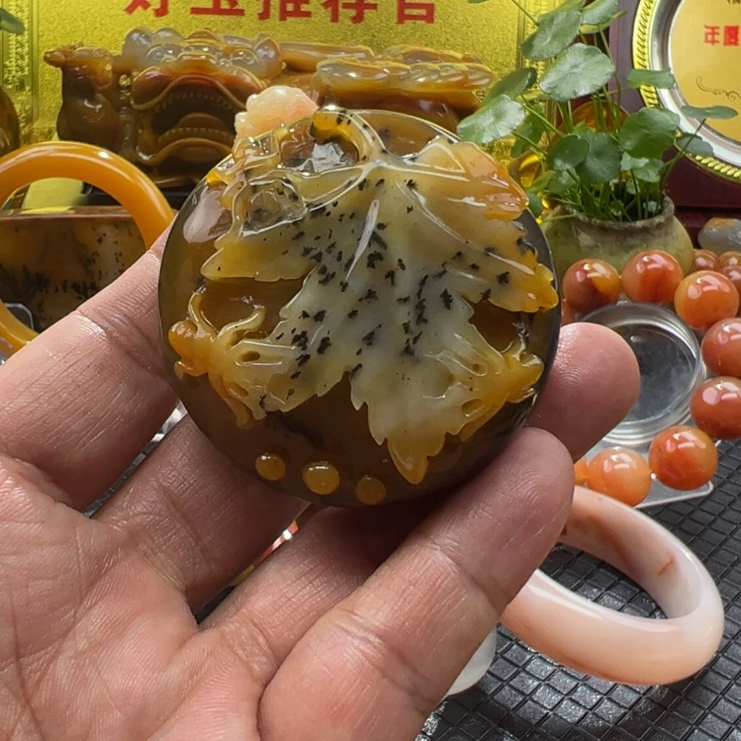 石英质玉未镶嵌颈饰