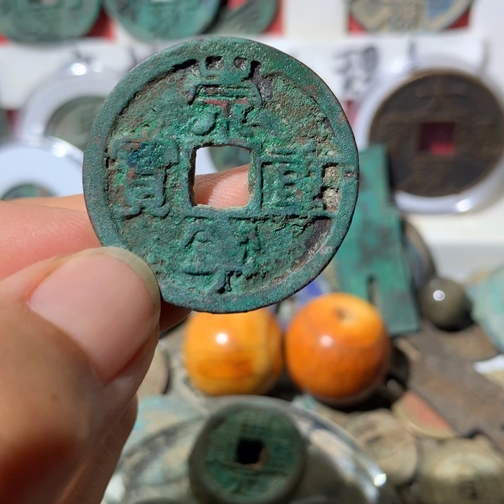 铜诺*现代工艺品钱钱