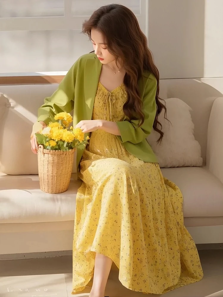 4208春季一整套女温柔风绿色薄款西装外套碎花吊带连衣裙两件套女