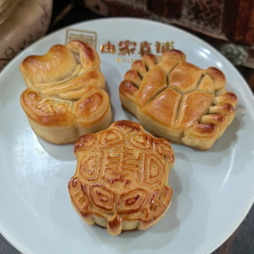 由家喜铺卡通造型月饼上新  送孩子 50g5块包邮