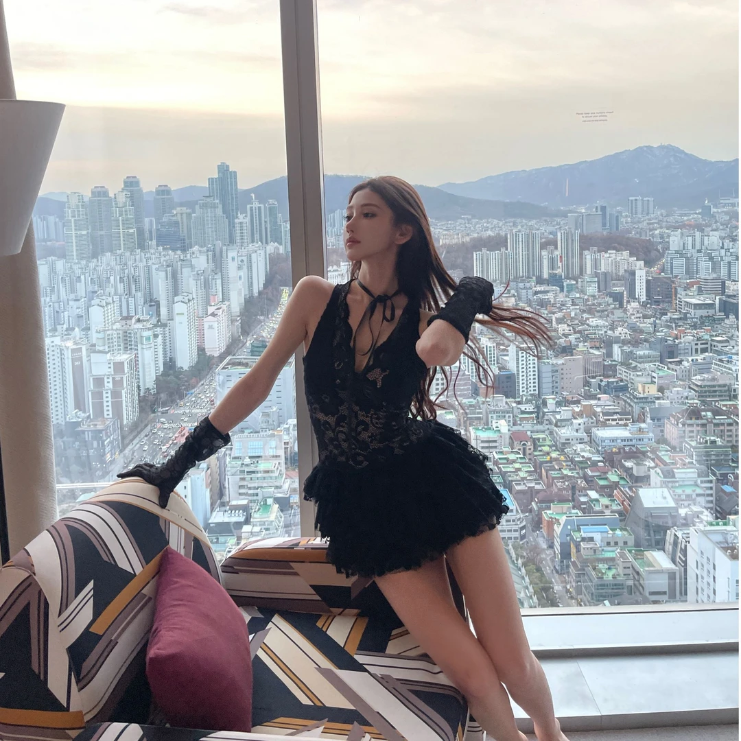 ChiclyNana 欧美风辣妹挂脖连衣裙修身高腰街头V领无袖包臀裙