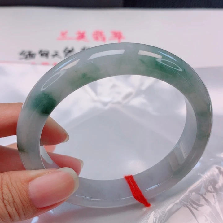 翡翠未镶嵌手镯59圈