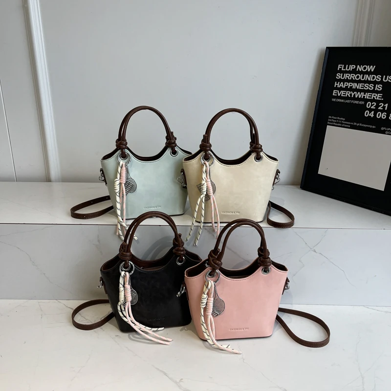 高级感洋气2025新款时尚撞色百搭通勤单肩水桶包单肩斜挎包