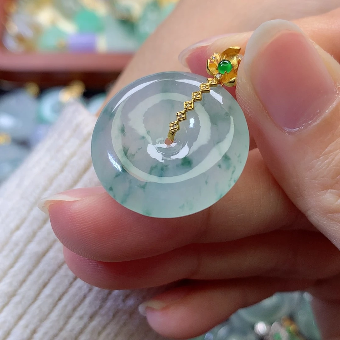 【闪购商品】吊坠(赠链)18K金镶嵌翡翠