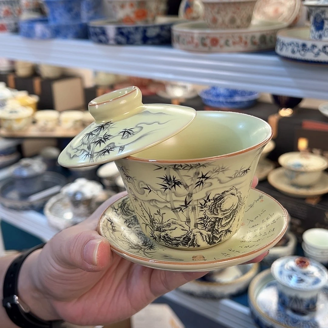 盖碗很漂亮，非常喜欢