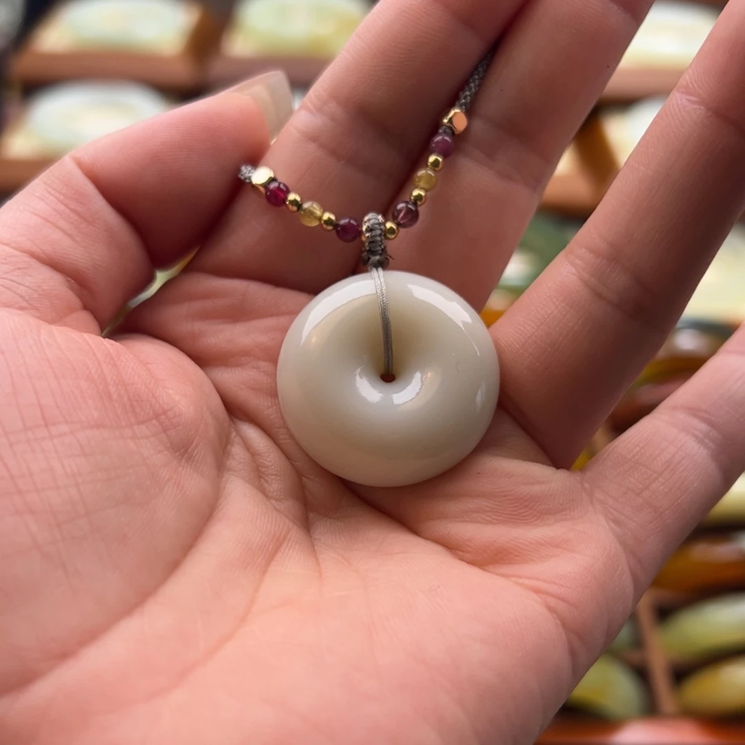 和田玉吊坠未镶嵌锦*瑟