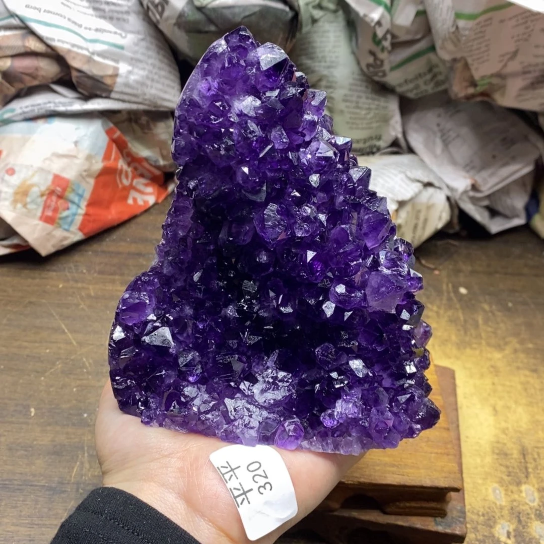 紫晶乌拉圭未镶嵌