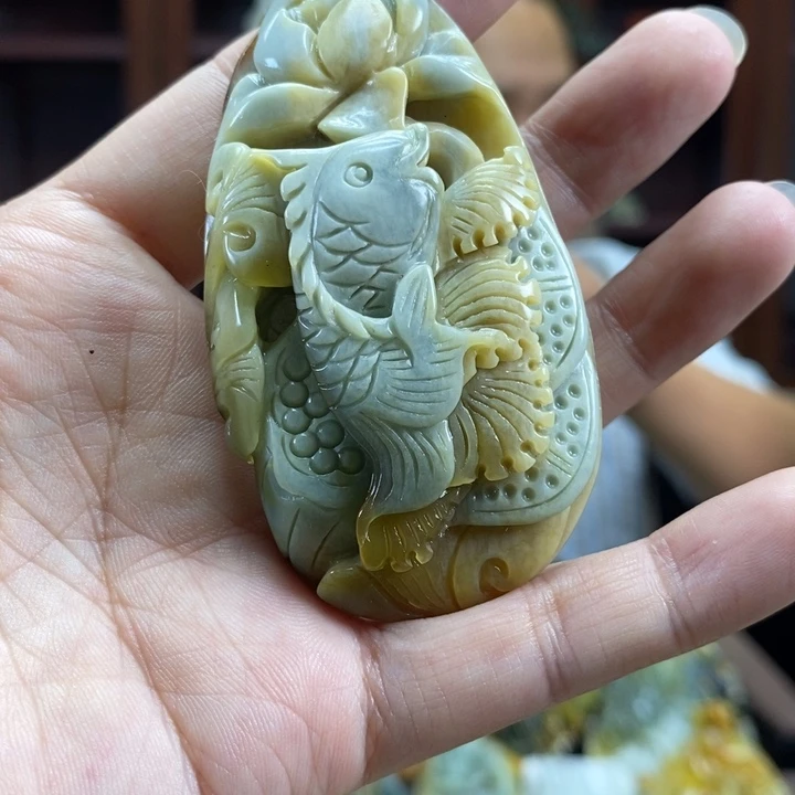 未镶嵌蛇纹石玉颈饰