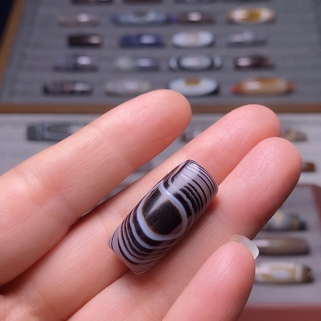 容***和玛瑙/玉髓未镶嵌颈饰