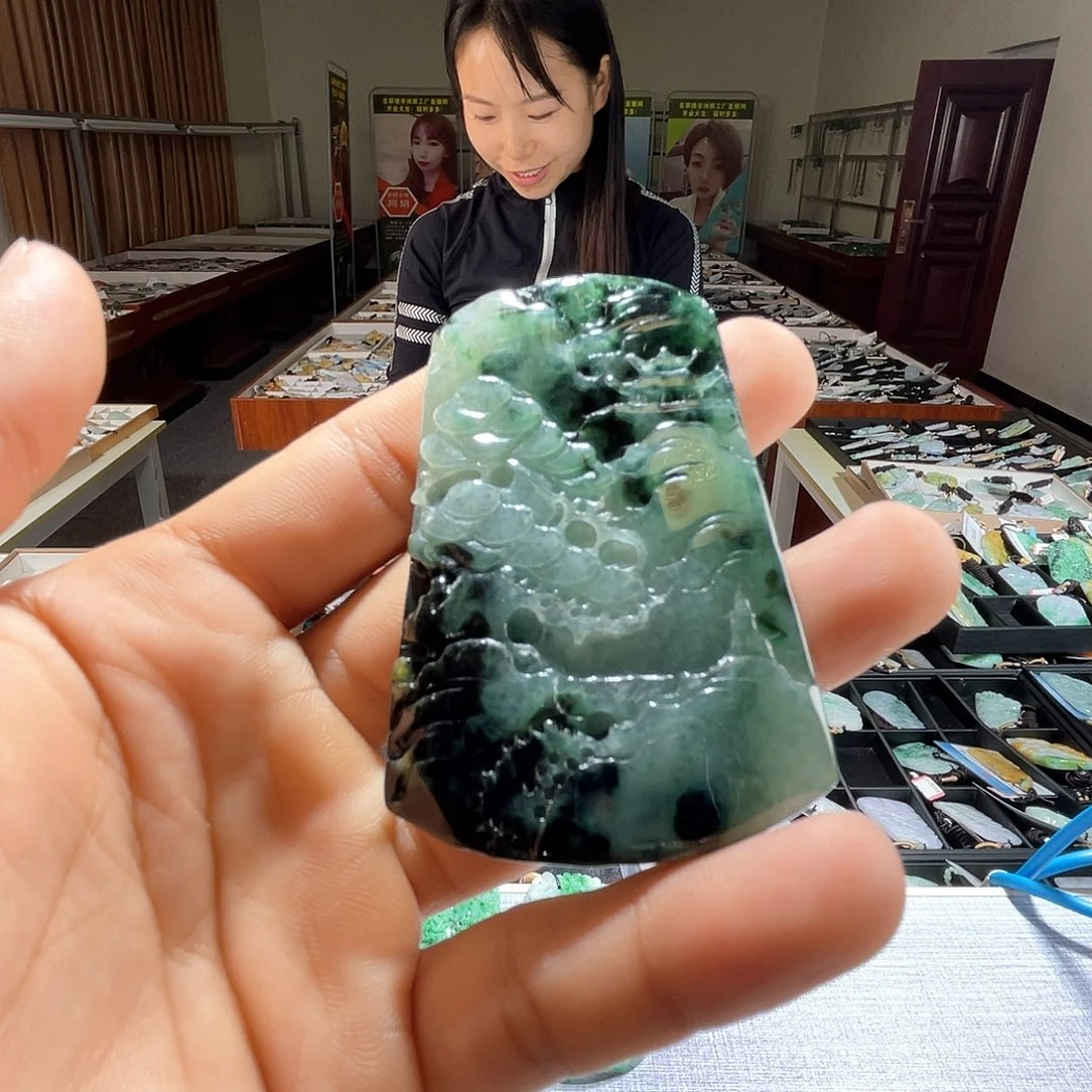 翡翠未镶嵌颈饰一