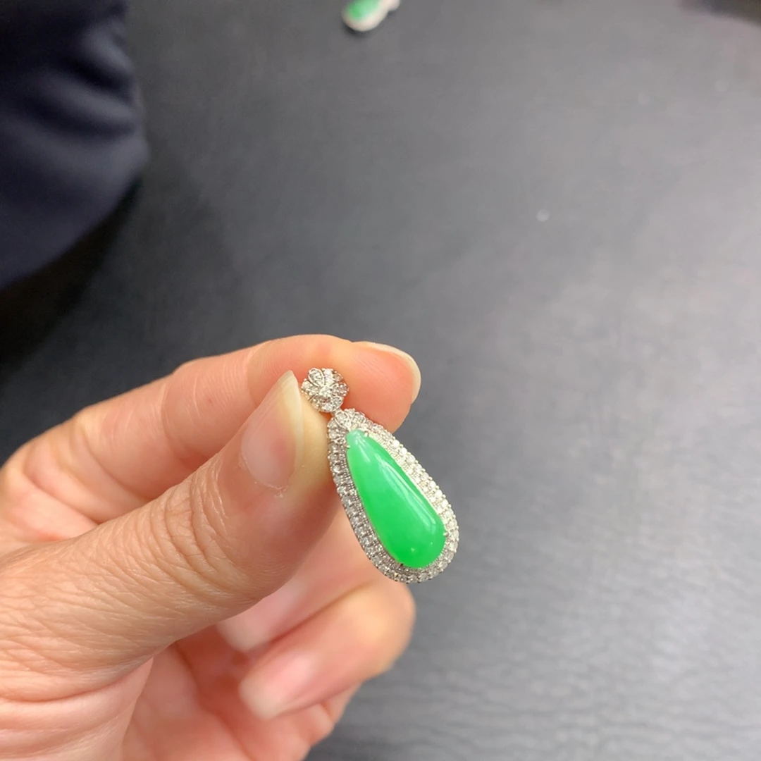 吊坠(不含链)18K金镶嵌翡翠