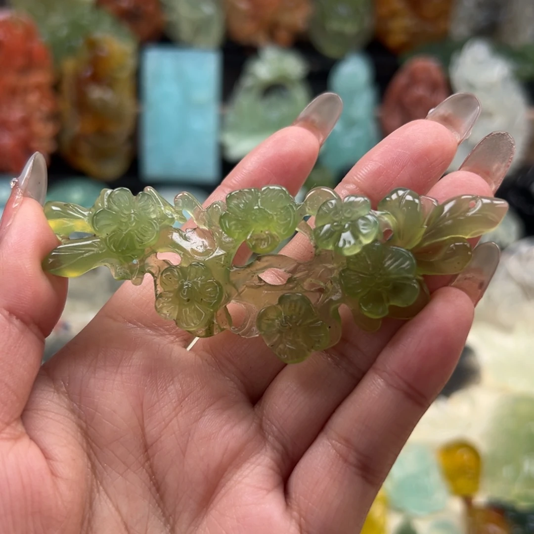 蛇纹石玉未镶嵌颈饰岫玉梅花