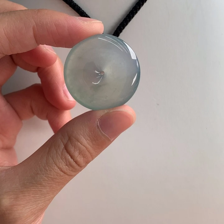 翡翠挂件未镶嵌….