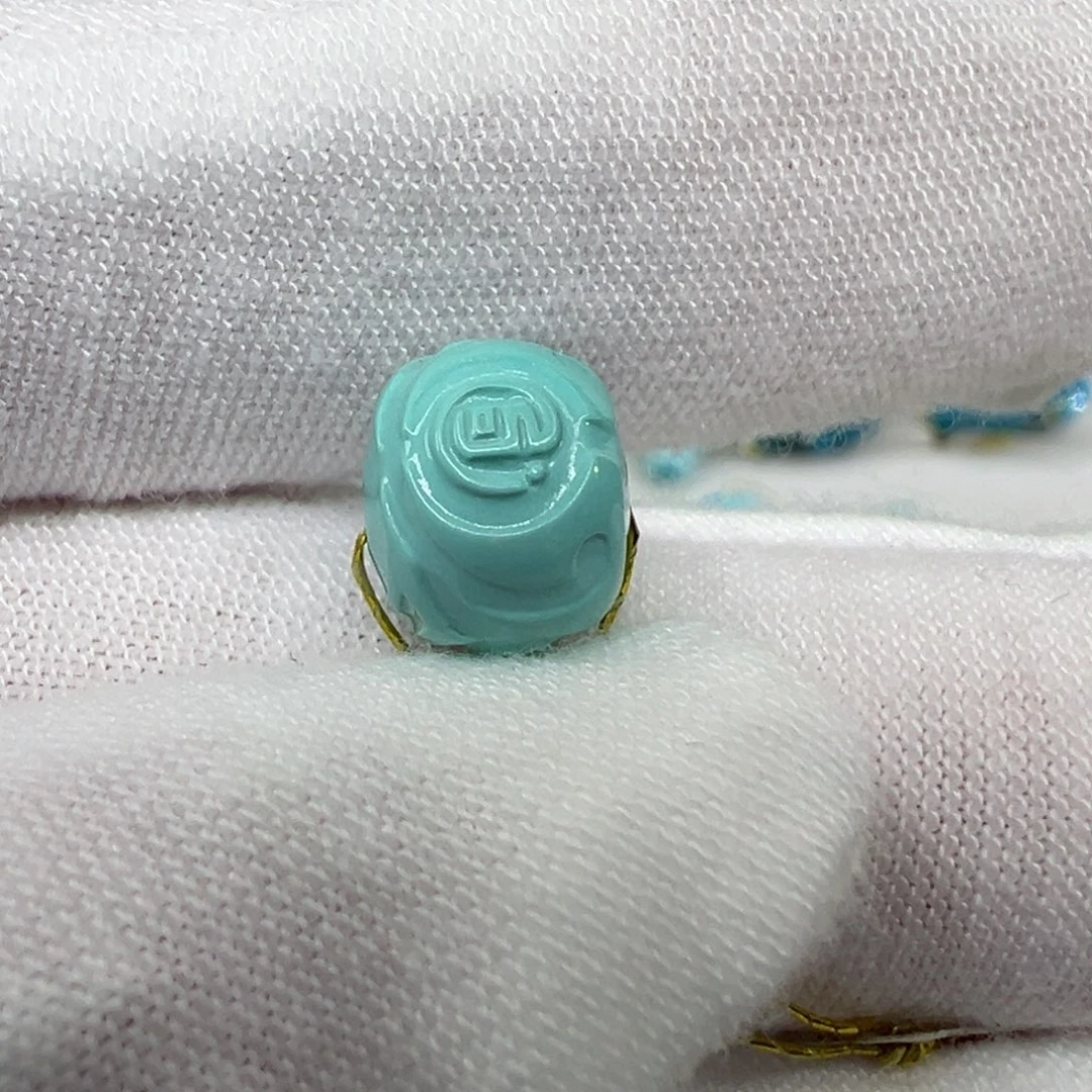 绿松石未镶嵌配饰和*雪