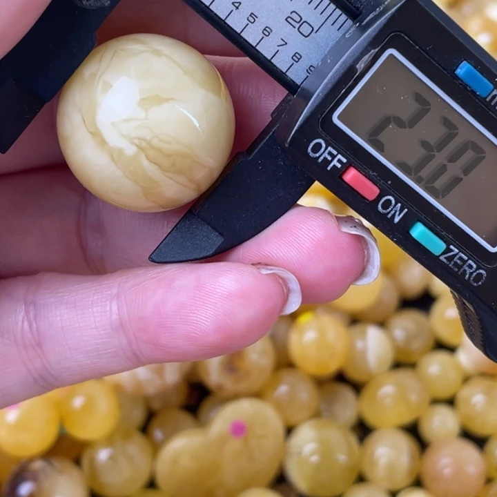 未镶嵌琥珀裸石微瑕1491