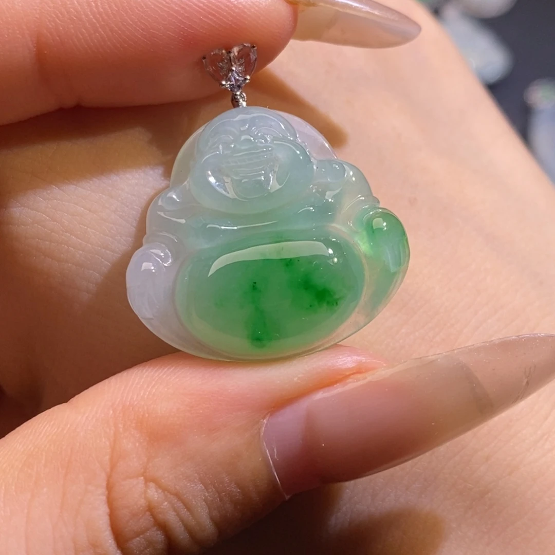 翡翠未镶嵌颈饰佛