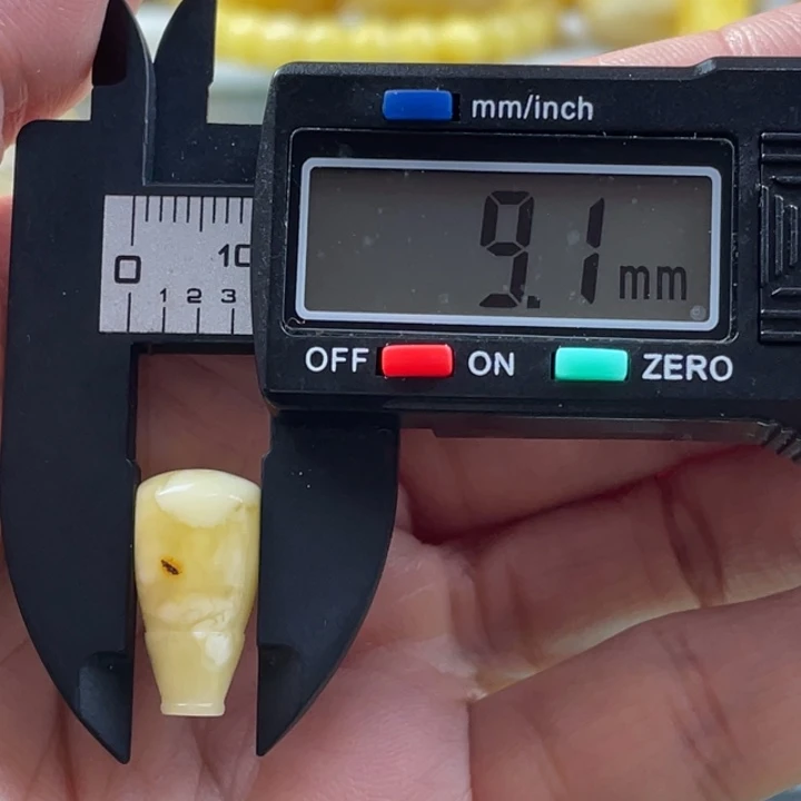 【闪购商品】琥珀裸石未镶嵌靠52号杂