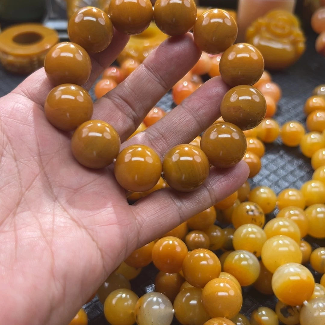 石英质玉未镶嵌颈饰