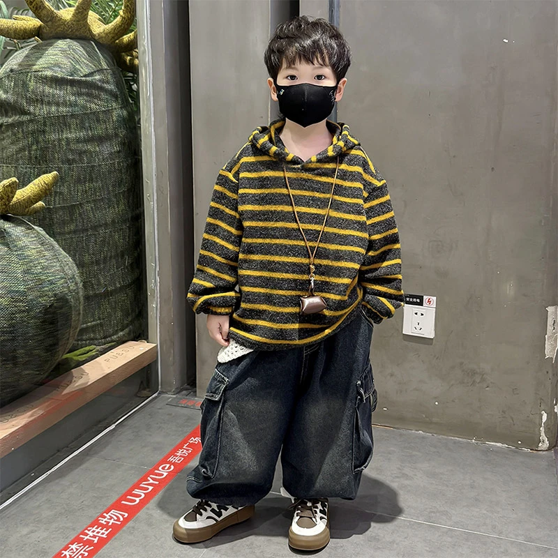 韩版痞帅男童卫衣2025秋装新款宝宝时髦百搭炸街休闲条纹连帽衫潮