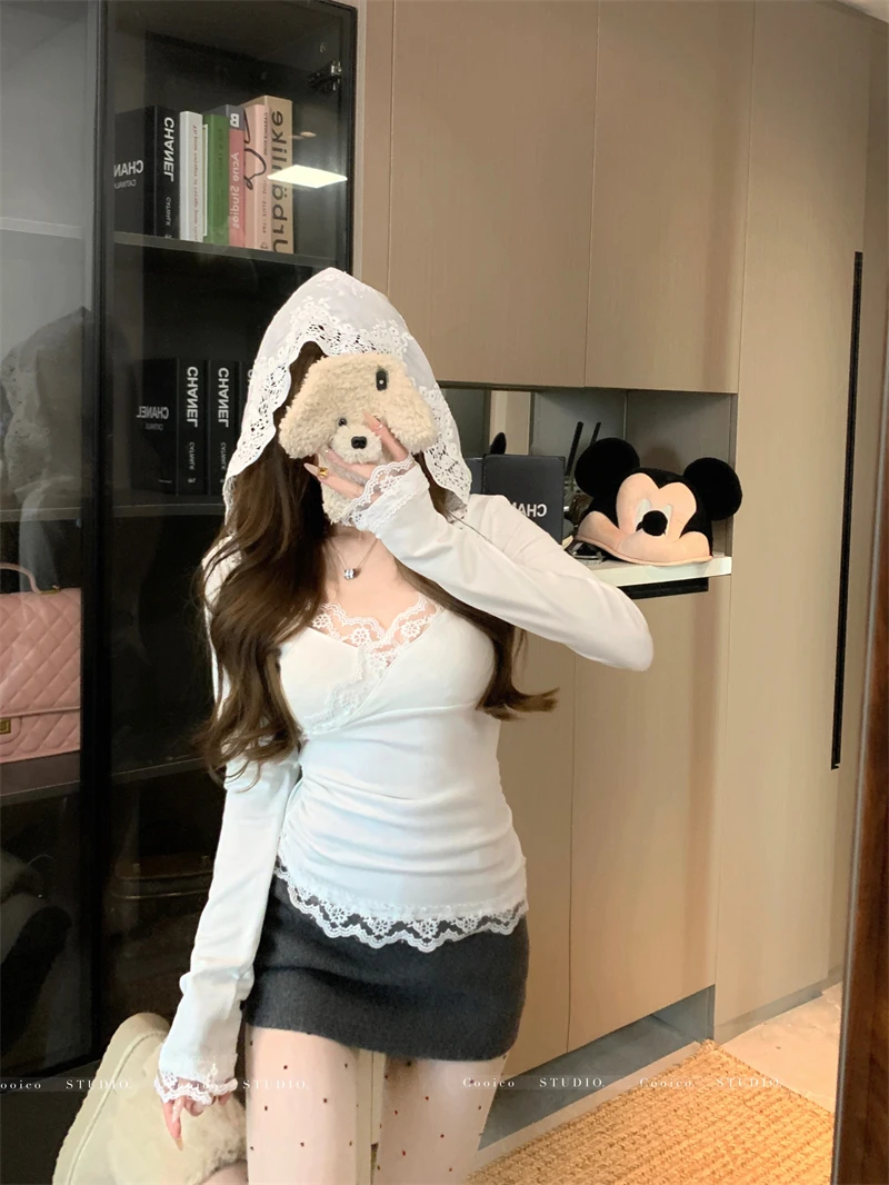 纯欲白色磨毛连帽T恤女秋冬蕾丝花边内搭绝美打底衫修身短款上衣