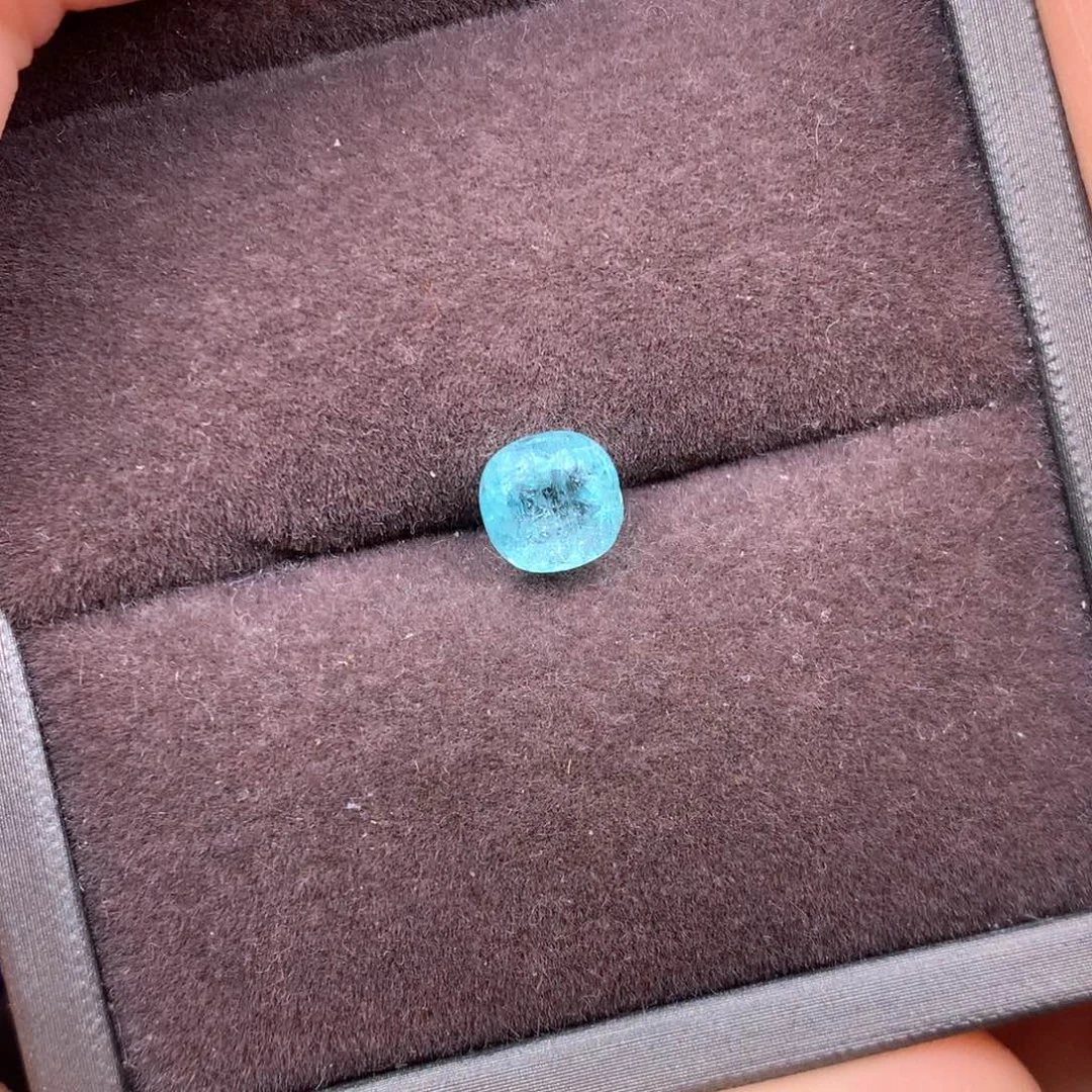 未镶嵌裸石帕拉依巴碧玺1.67克拉