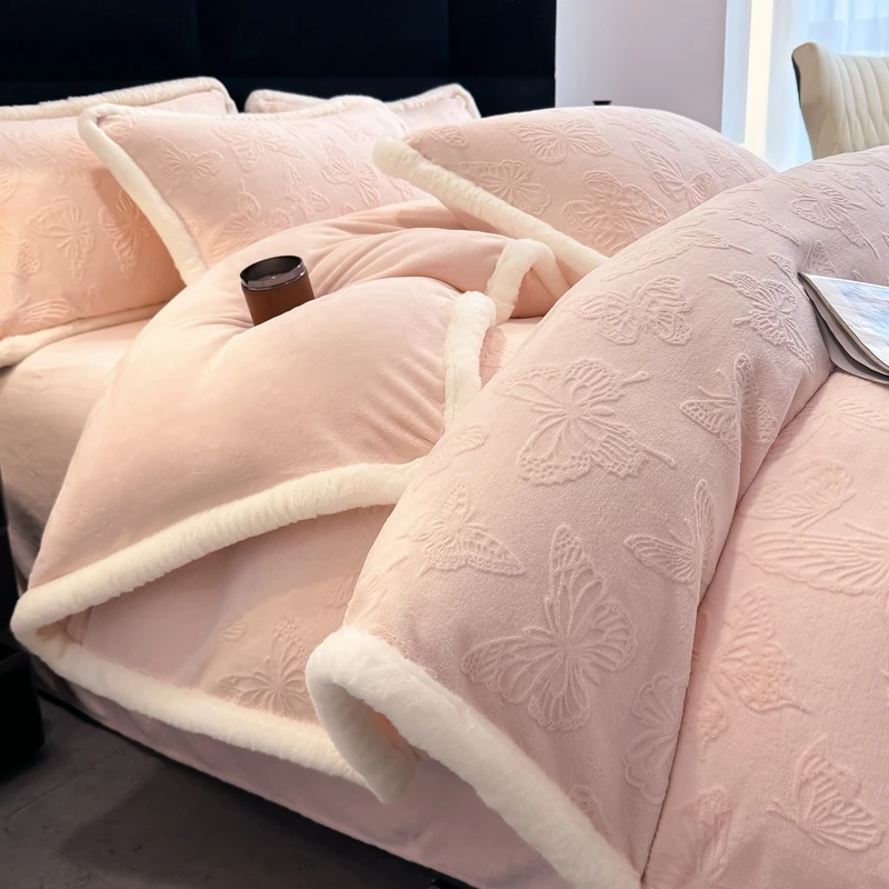 高档雅鹿家纺仿兔毛雕花牛奶绒四件套冬季双面绒加厚A类母婴级