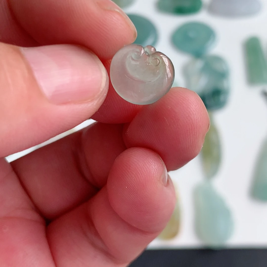 定制翡翠未镶嵌挂件