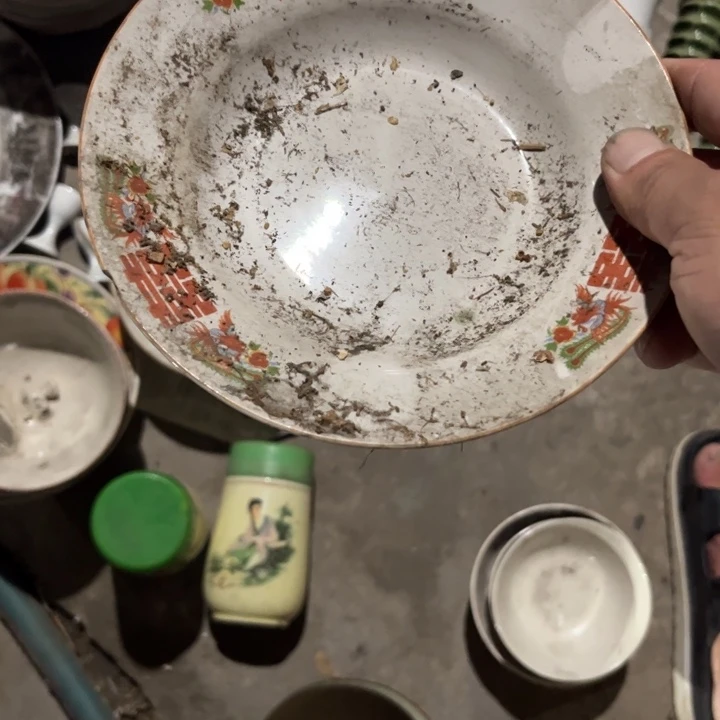 句***号老货盘子碗啥都有