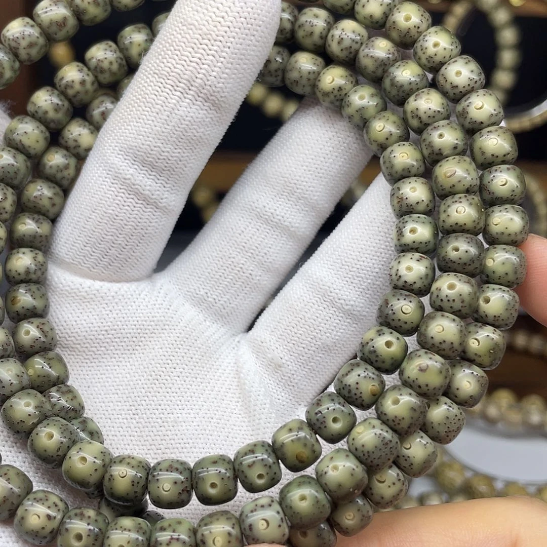 星月菩提手串8-7，满绿月朗星细