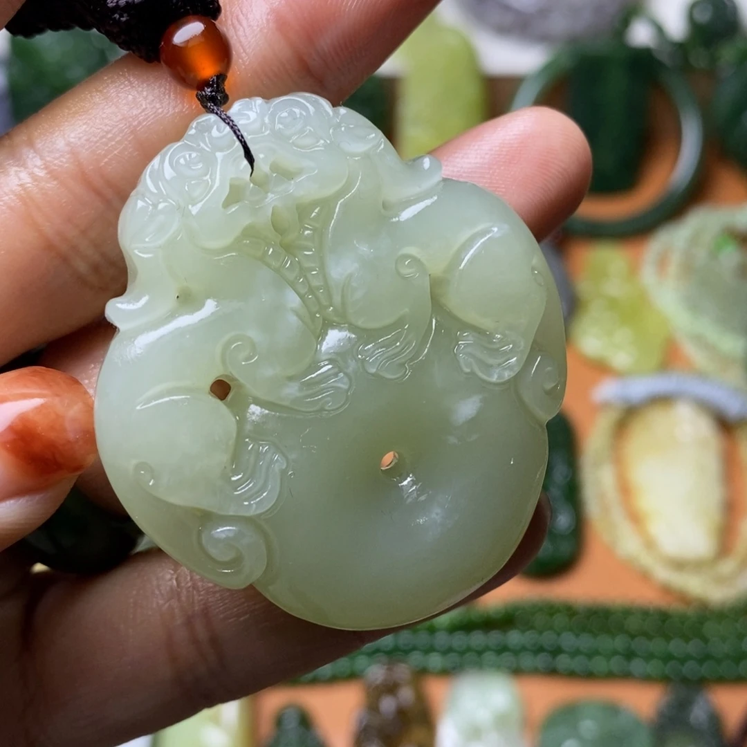 和田玉未镶嵌颈饰