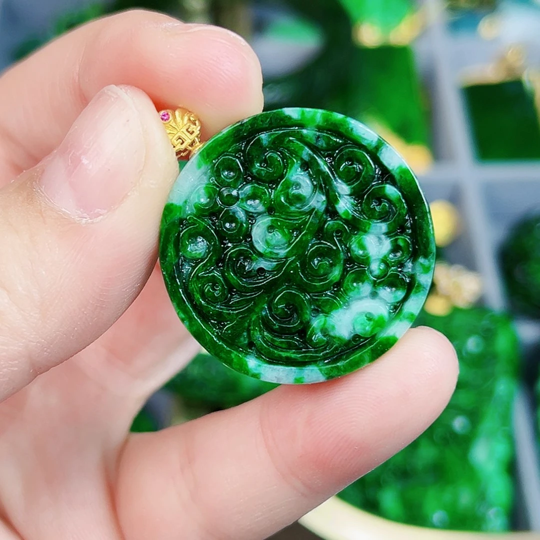 翡翠颈饰18K金镶嵌吊坠