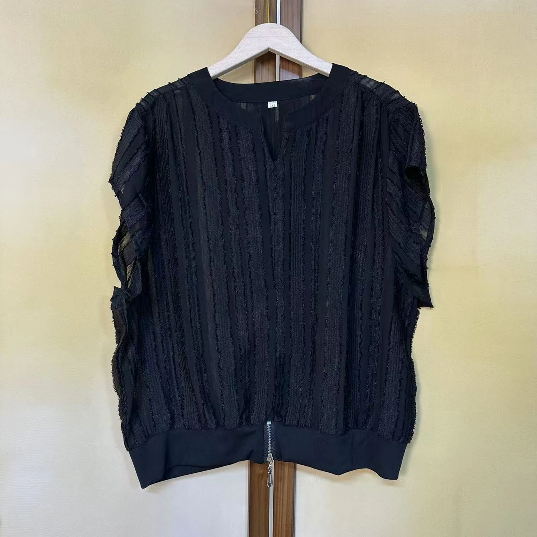 竖条形毛边时尚黑色无袖小衫