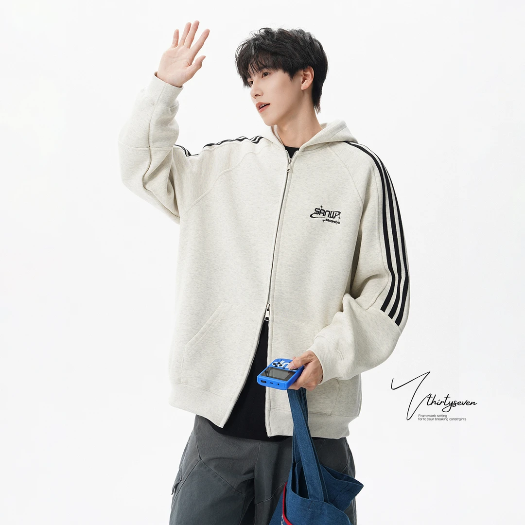 V37美式条纹刺绣灰色运动连帽卫衣男秋潮牌青少年宽松百搭外套