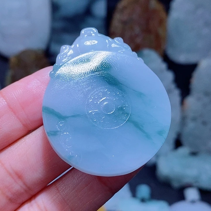 定制翡翠未镶嵌小****?翡翠