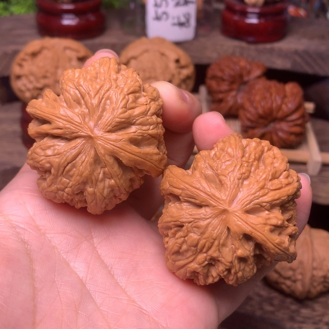 文玩核桃吊坠44粗筋