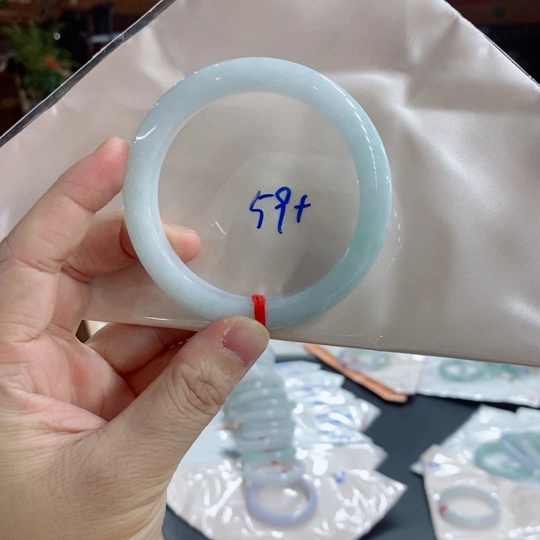 翡翠未镶嵌手镯翡翠