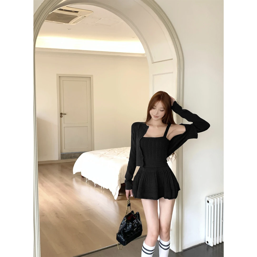 韩系纯欲收腰显瘦蓬蓬针织吊带连衣裙长袖开衫女2025秋季时尚套装