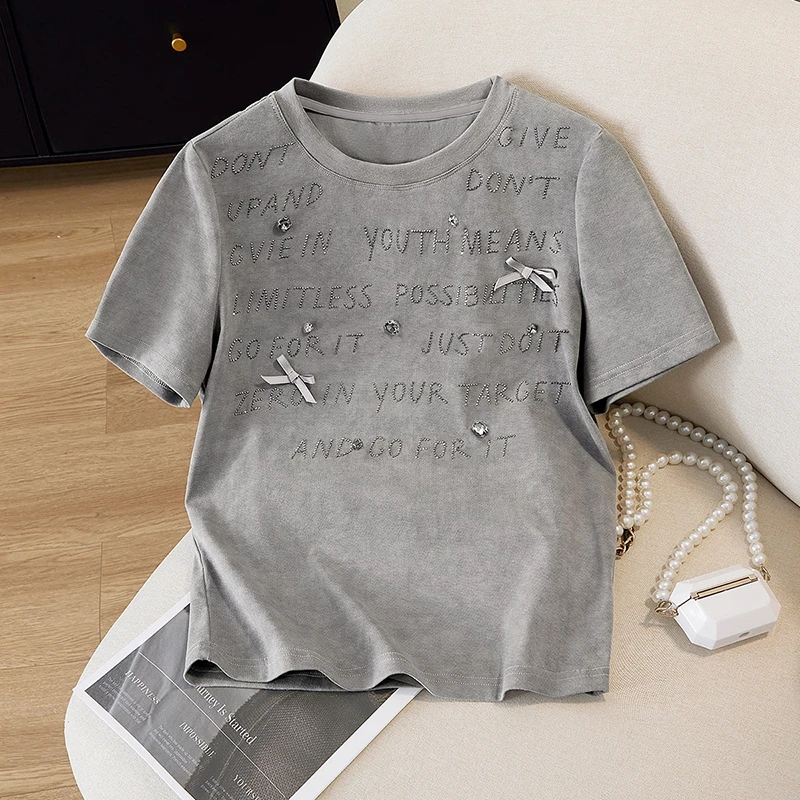 她池2025夏季新款女装时尚立体蝴蝶结烫钻上衣短袖T恤T51B0339TB