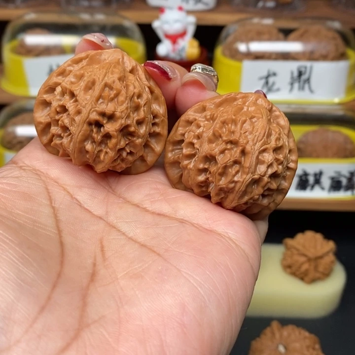 文玩核桃吊坠社***哥40全品宫灯