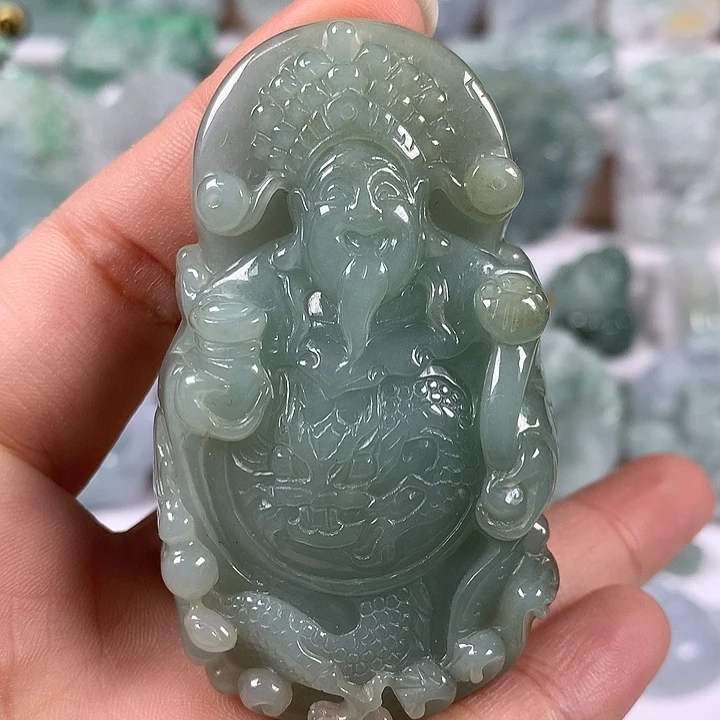 翡翠未镶嵌颈饰财神爷福利