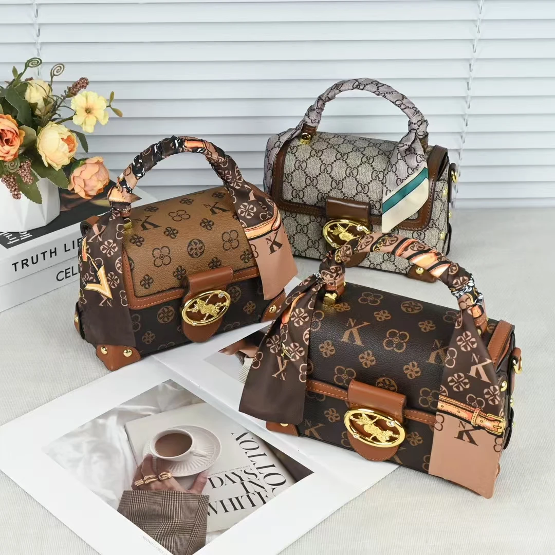 单肩包小众欧美单肩肩包波士顿印花经典潮流时尚通勤风简约风轻奢