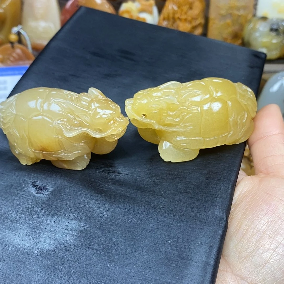 石英质玉（黄龙玉）颈饰未镶嵌