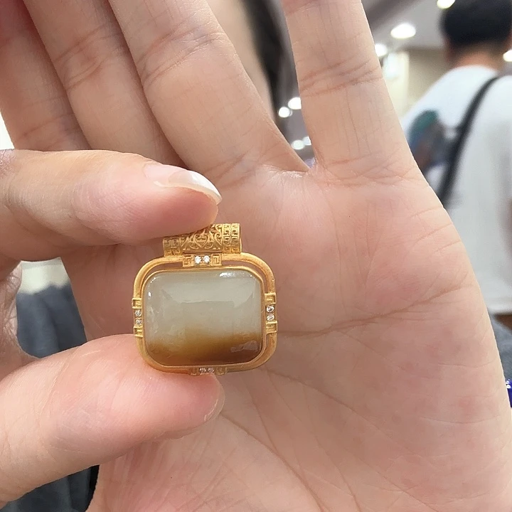 和田玉未镶嵌颈饰18*19