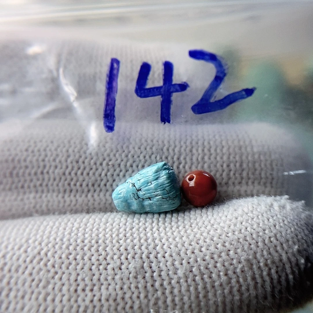 南红玛瑙未镶嵌珠宝奇石