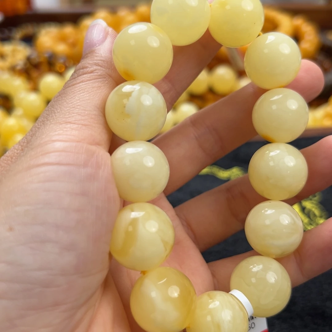 未镶嵌琥珀珠宝奇石