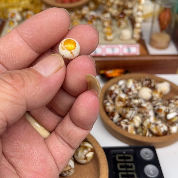 琥珀裸石未镶嵌?**灬505号