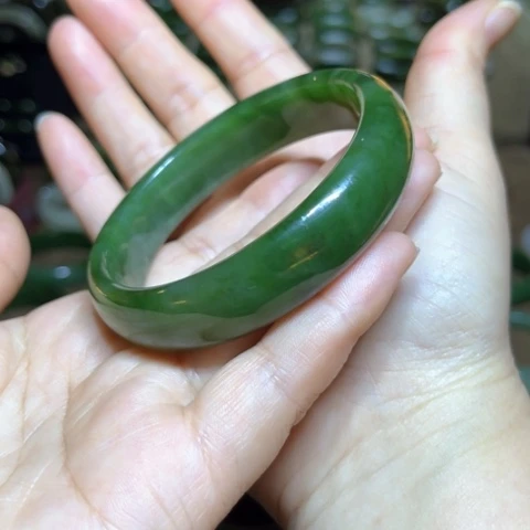 和田玉（碧玉）手镯未镶嵌