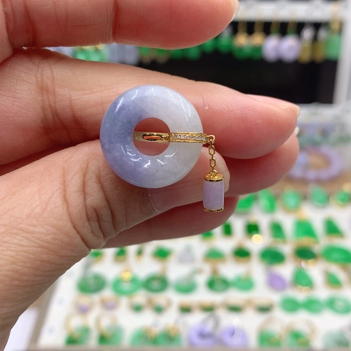 翡翠18K金镶嵌戒指