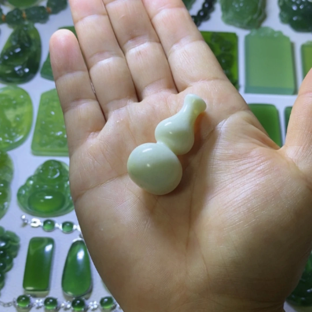 【闪购商品】未镶嵌蛇纹石玉颈饰