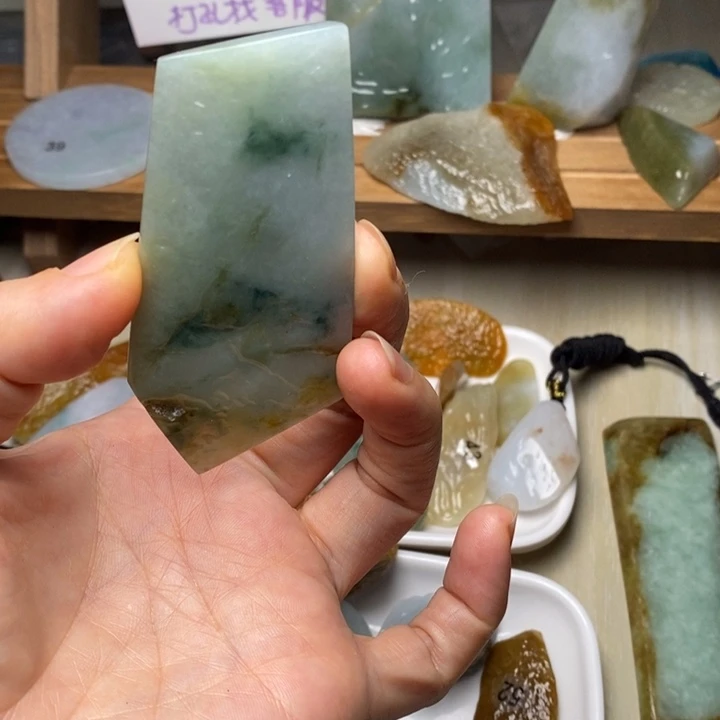 翡翠未镶嵌颈饰天然